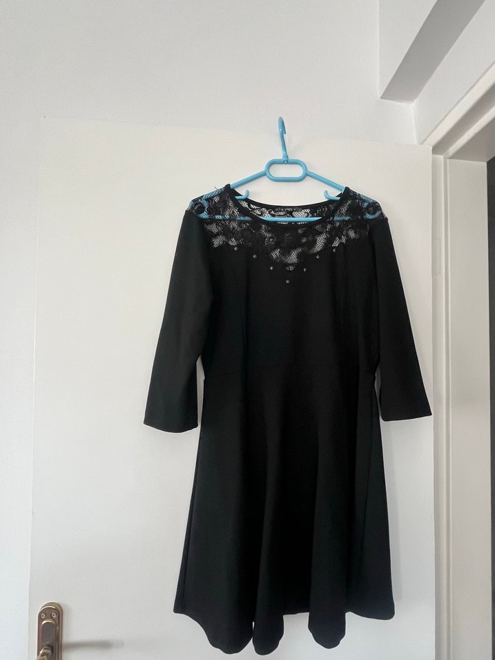 Dantel Detaylı Siyah Midi Uzun Kollu Elbise - Görsel 2