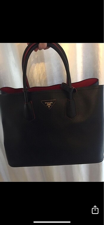 PRADA ÇANTA