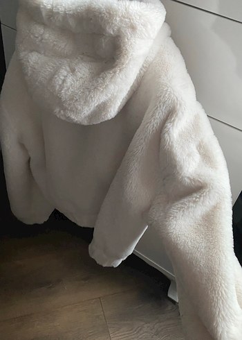 Bershka Kapüşonlu Beyaz Peluş Mont - Görsel 4