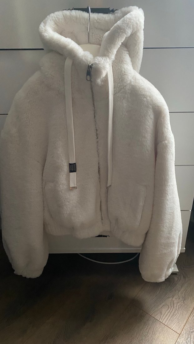 Bershka Kapüşonlu Beyaz Peluş Mont - Görsel 2