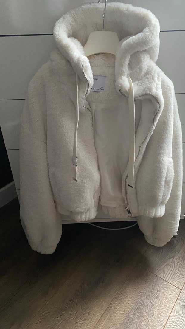 Bershka Kapüşonlu Beyaz Peluş Mont - Görsel 3