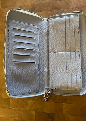 Benetton Beyaz Deri Fermuarlı Kadın Cüzdanı - Görsel 3