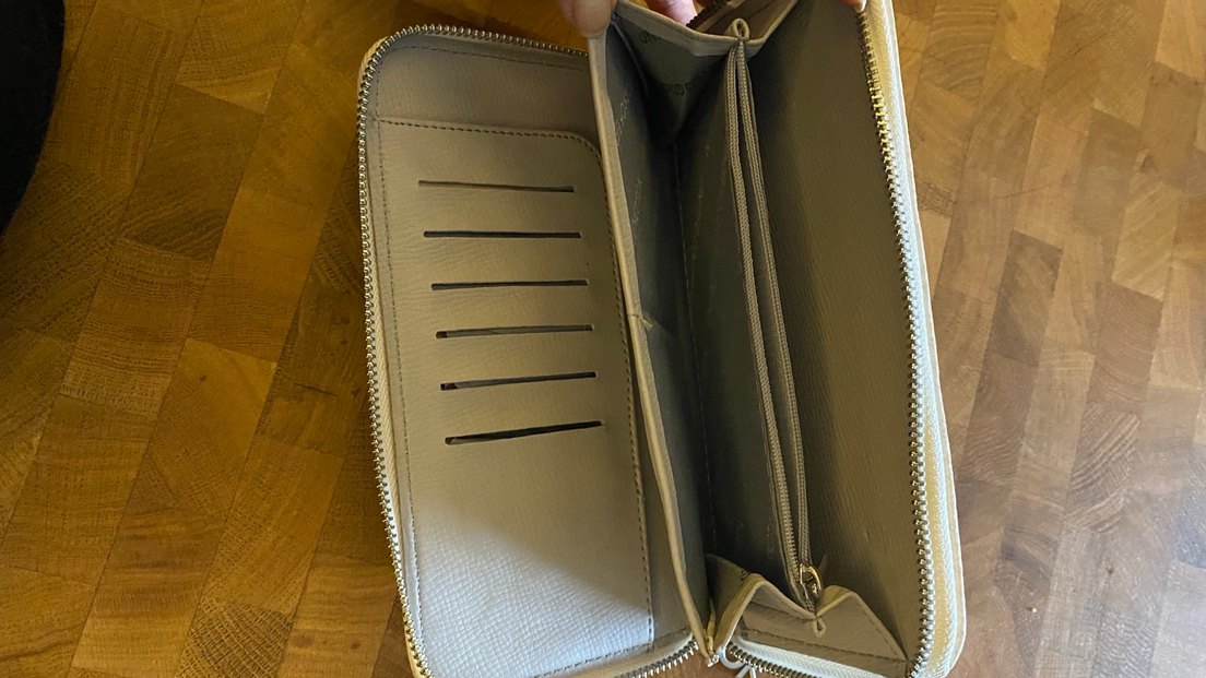 Benetton Beyaz Deri Fermuarlı Kadın Cüzdanı - Görsel 4