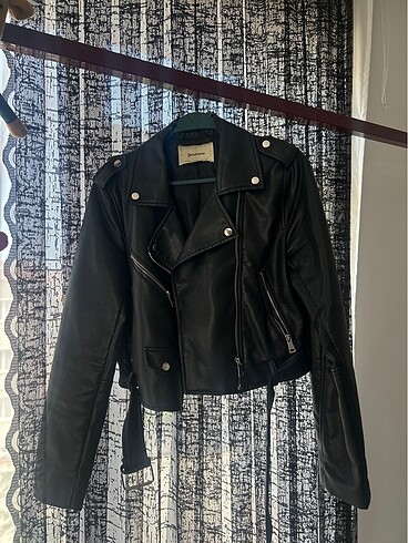 biker crop deri ceket