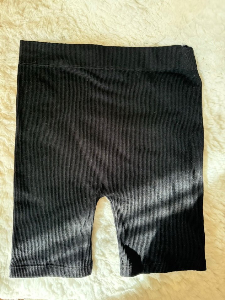 Urban outfitters siyah tayt şort - Görsel 2