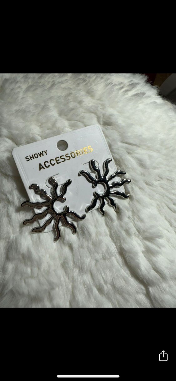 Gümüş renk yarım güneş küpe - Görsel 3