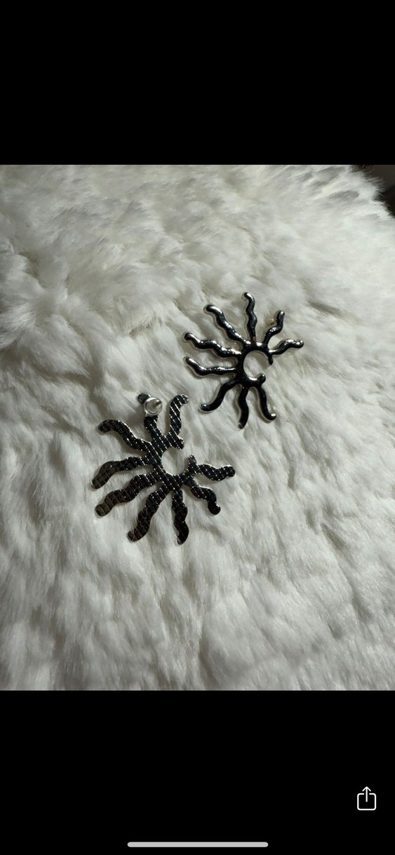 Gümüş renk yarım güneş küpe - Görsel 2