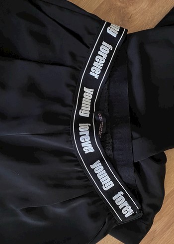 s Beden Quzu parlak kumaş, bol pantolon