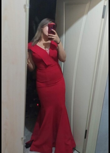Kırmızı balık abiye