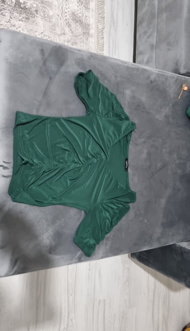 Drapeli V Yakalı Yeşil Kadın Bluz - Görsel 2