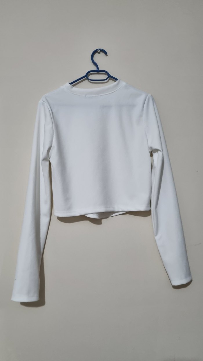 Kadın Beyaz Uzun Kollu Crop Sweatshirt - Görsel 3