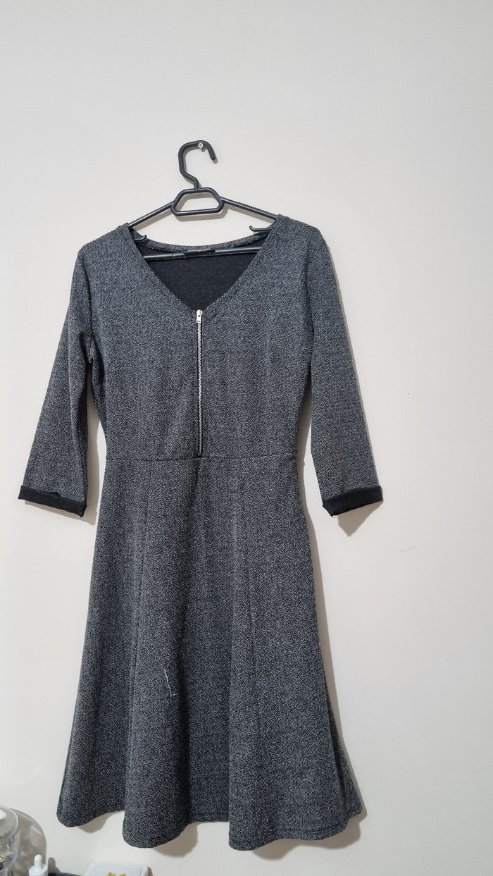 Gri V Yaka Midi Elbise - Görsel 2