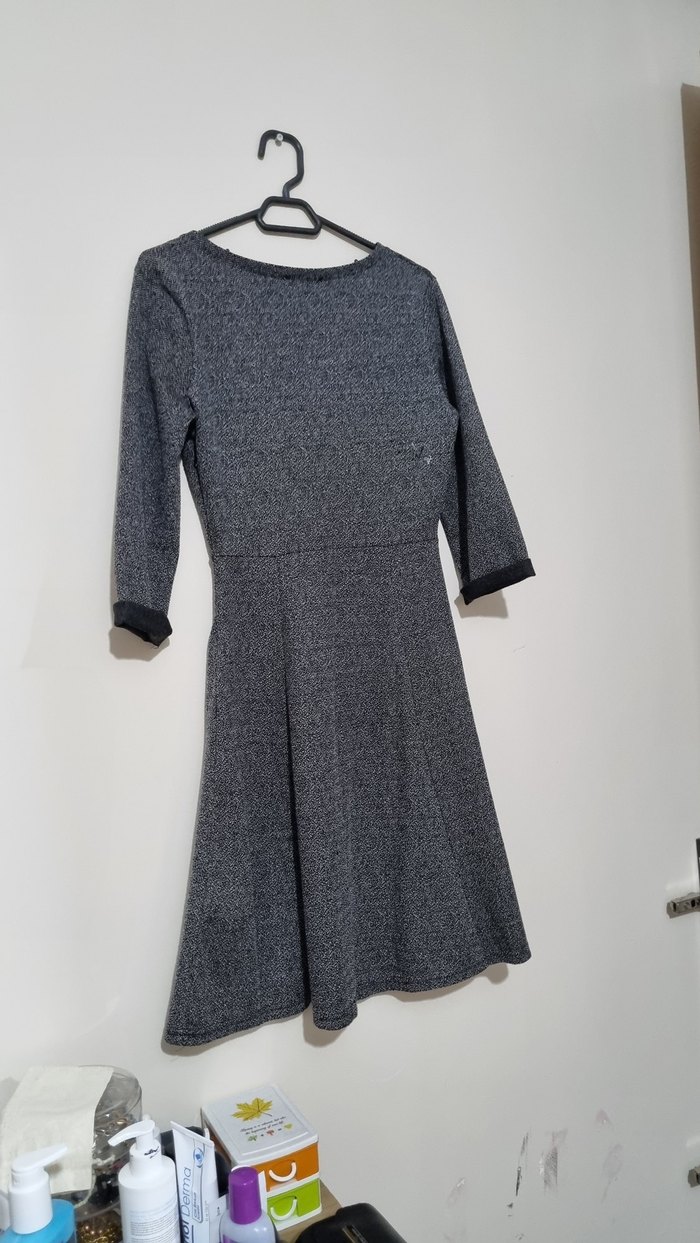 Gri V Yaka Midi Elbise - Görsel 5