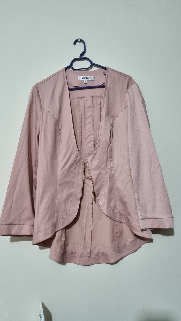 Pembe ,önden ve arkadan fermuar detaylı Midi ,pastel pembe Ceket - Görsel 4