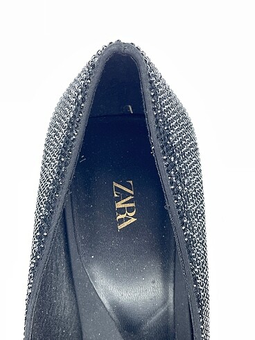 39 Beden siyah Renk Zara Stiletto %70 İndirimli.