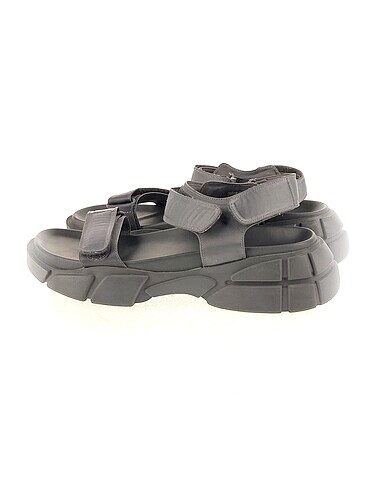 Zara Sandalet %70 İndirimli.