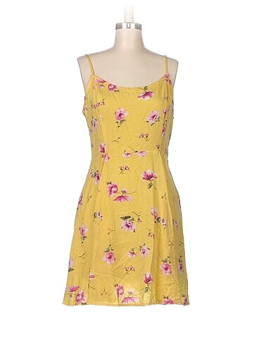 Forever 21 Kısa Elbise %70 İndirimli.