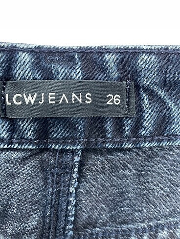 26 Beden mavi Renk LC Waikiki Jean / Kot %70 İndirimli.