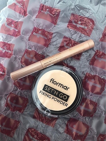 Flormar Flormar brow up aydınlatıcı champagne ve pudra 002 honey