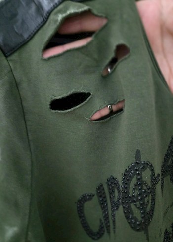 Haki Zincir Detaylı kadın Sweatshirt - Görsel 2