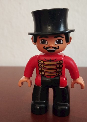 Lego Duplo Sirk Müdürü