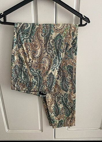 Zara pantolon yenidir S M beden