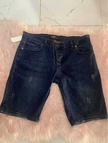 Diğer ERKEK JEANS ŞORT ETİKETLİ SIFIR ÜRÜNDÜR 36 BEDEN HİJYEN KURALI N