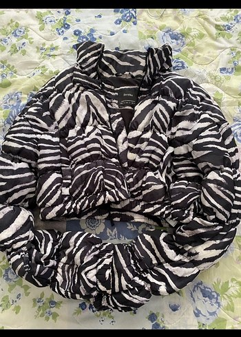 Kadın Gri Zebra Desenli Kısa  Ceket - Görsel 3