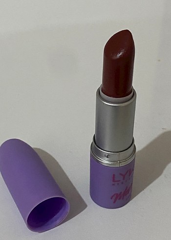 Beden mor Renk LYKD Mor Renkli Merry Lipstick