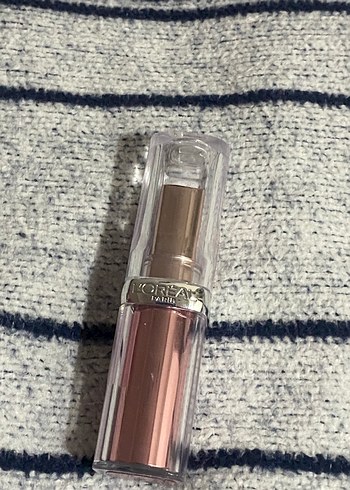  Beden bordo Renk loreal paris glow paradise ruj