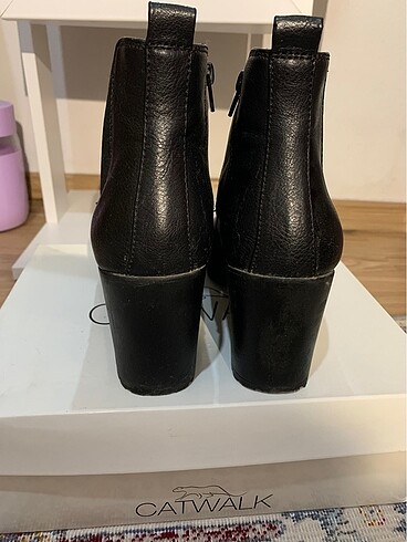 40 Beden Topuklu Suni Deri Bot - Deichmann / Catwalk