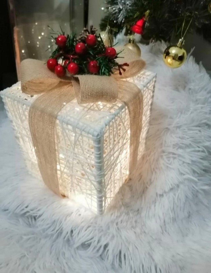 Işıklı Beyaz Yılbaşı ışıklı  Hediye kutusu - Görsel 2