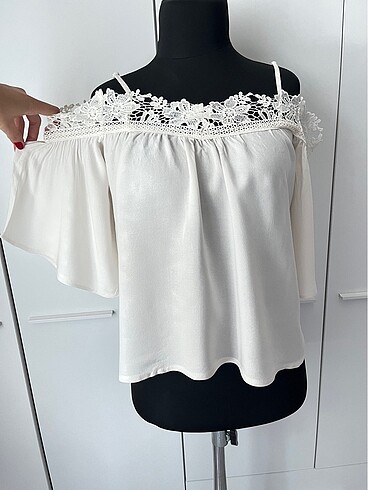 H&M yakası fisto staplez bluz