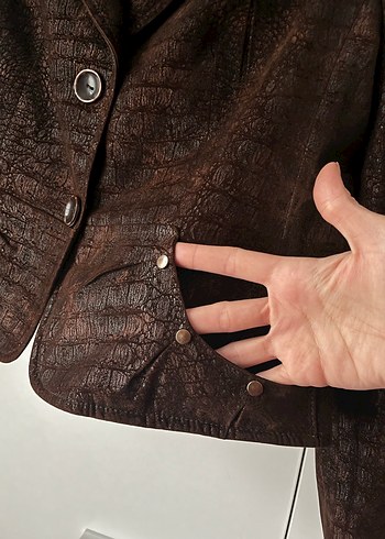 Düğmeli Kahverengi Deri Yılan Desenli Blazer - Görsel 4