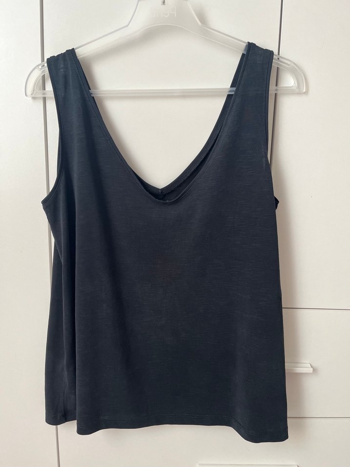 Siyah V Yakalı Salaş Modal Atlet - Görsel 4