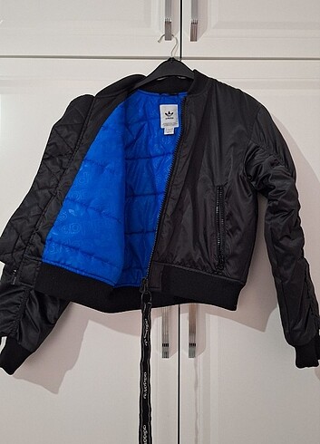 40 Beden Adidas Cropped Bomber Black