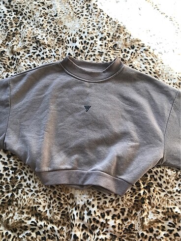 Defacto crop sweatshirt