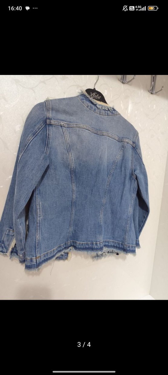 Nakışlı Düğmeli Mini Denim Ceket - Görsel 3