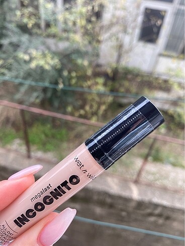 Wet n wild Kapatıcı