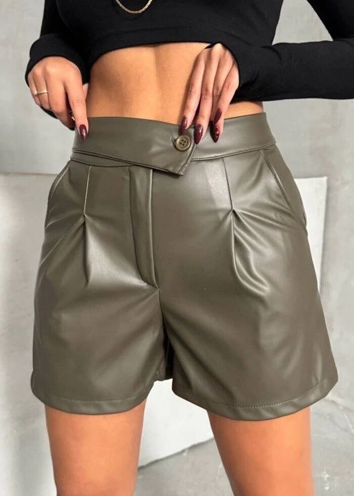 Düğmeli Deri Şort - Görsel 3