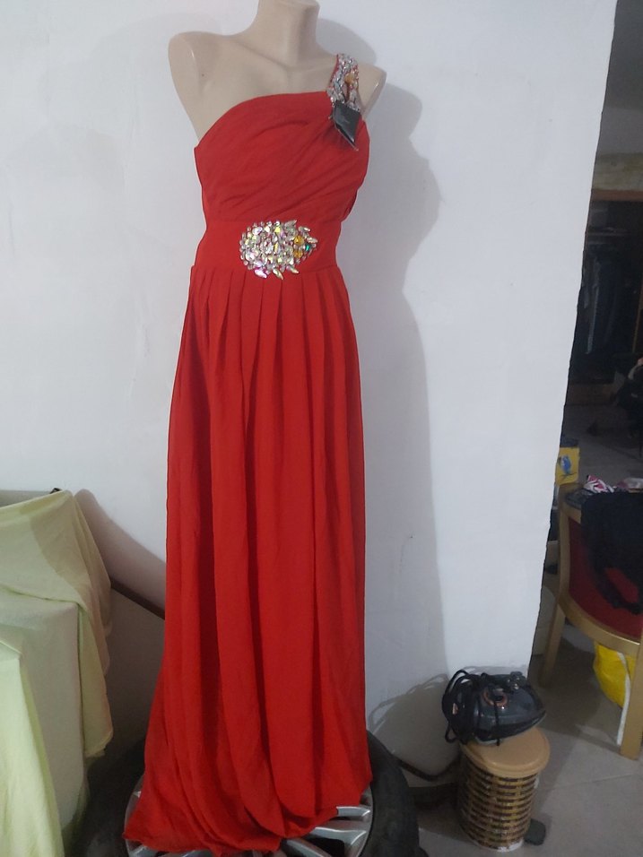 Uzun Kırmızı Drapeli Straplez Abiye Elbise - Görsel 3