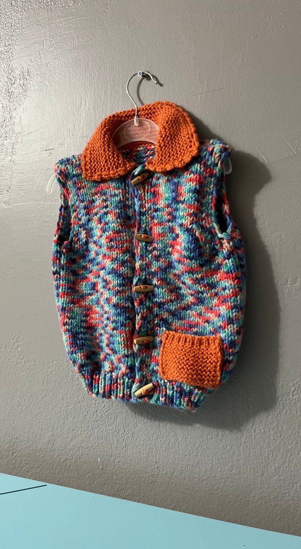 Renkli Bağlamalı Desenli Kız Örgü Yelek - Görsel 2