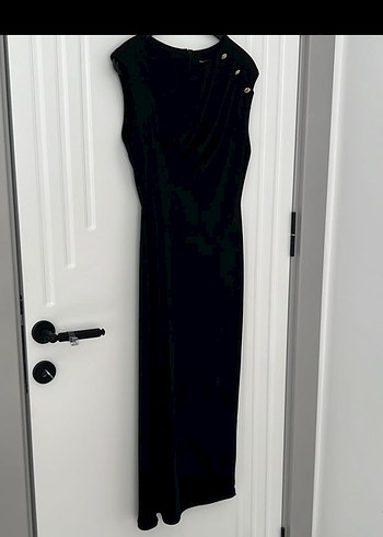 Siyah V Yakalı Düğmeli Uzun Elbise - Görsel 3