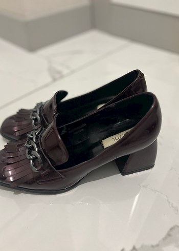 ipekyol Bordo Zincir Detaylı Blok Topuklu Klasik Ayakkabı - Görsel 4