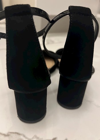 bershka Siyah Süet Tokalı Stiletto - Görsel 2