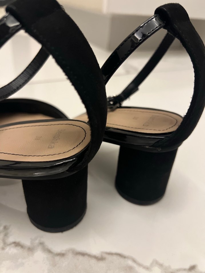 bershka Siyah Süet Tokalı Stiletto - Görsel 3