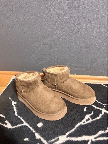 39 Beden taba rengi ugg bot