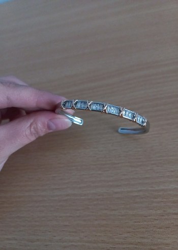 XOXO Model Çelik Kelepçe Bileklik - Görsel 5