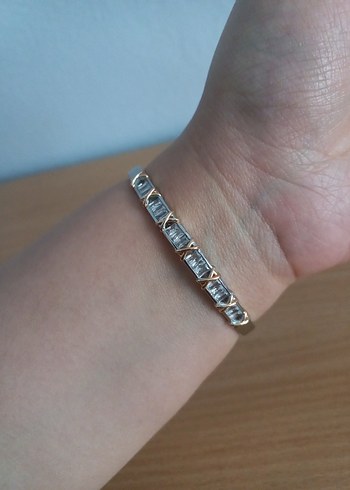 XOXO Model Çelik Kelepçe Bileklik - Görsel 2