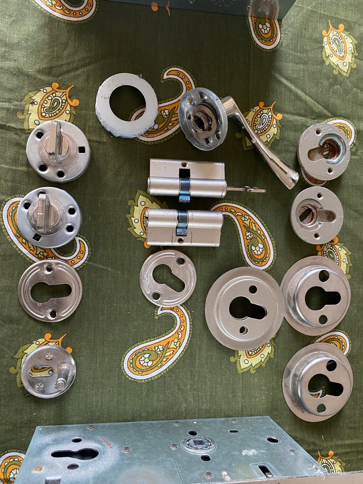 Kapı Kilidi ve Aksesuar Seti - Görsel 2